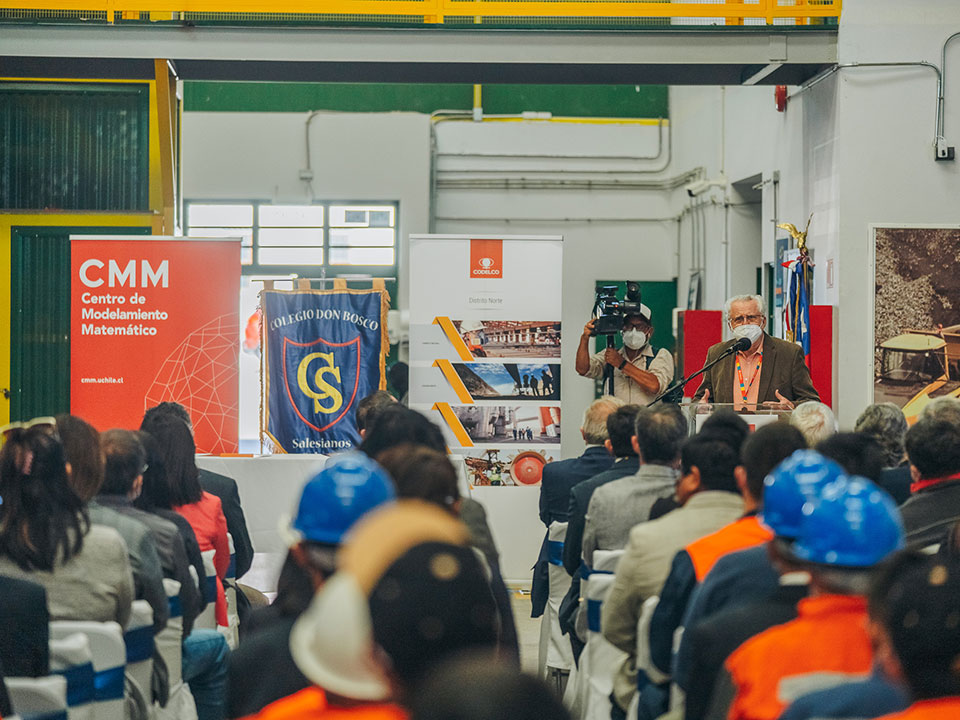 Codelco celebra instalación de sensores de CO2 en colegios