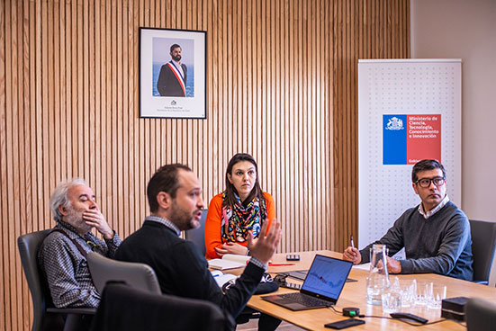 Ministra de Ciencias recibe a directores NLHPC