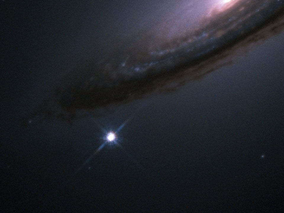 Supernova 1994D in the galaxy NGC 4526. Credits: NASA/ESA, The Hubble Key Project Team and The High-Z Supernova Search Team.
