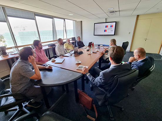 Visita Carme Artigas al CMM y NLHPC