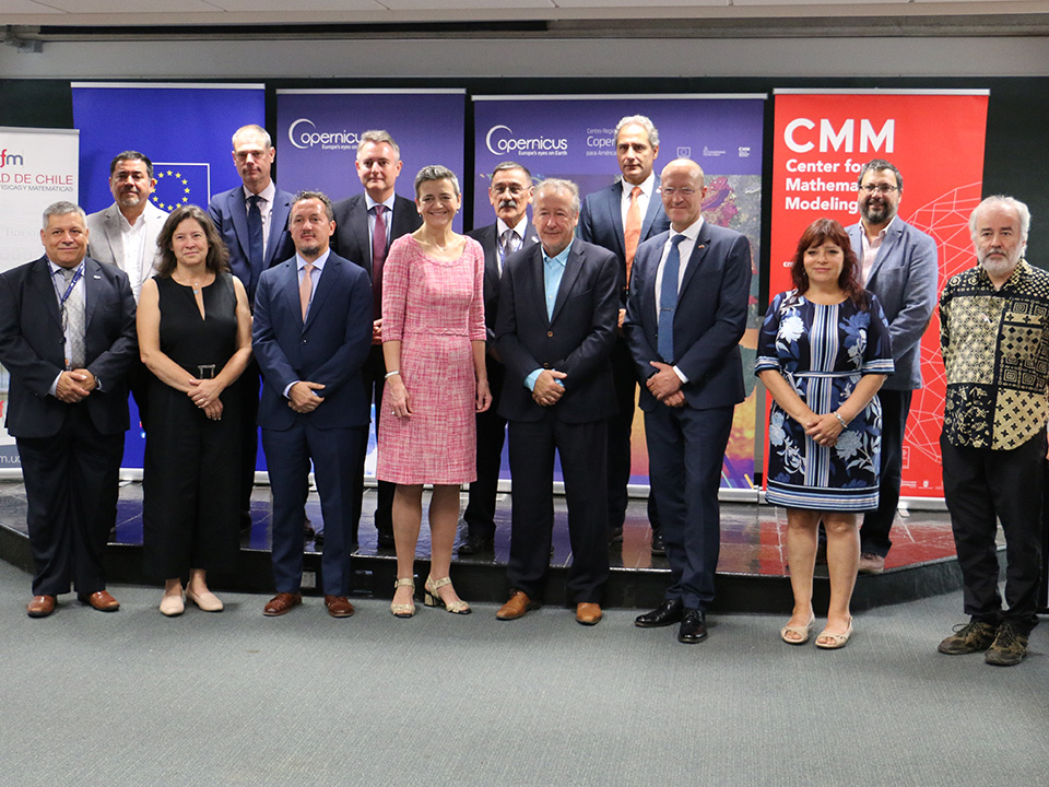 Margrethe Vestager visita el Centro de Modelamiento Matemático.