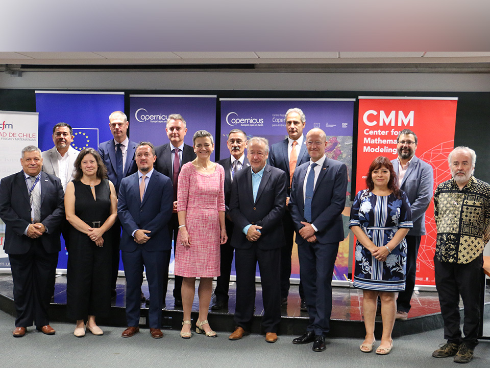 Margrethe Vestager visita el Centro de Modelamiento Matemático.