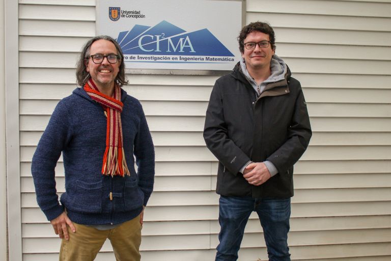 De izquierda a derecha, los Dres. Ignacio Muga y Sergio Rojas